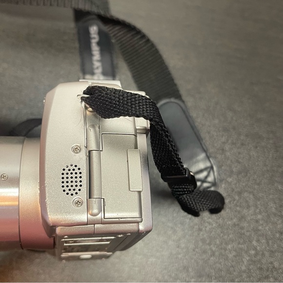 Olympus Camedia C-770 Ultra Zoom 4MP Digital Camera - W/ Battery, Strap & SD - Picture 12 of 14